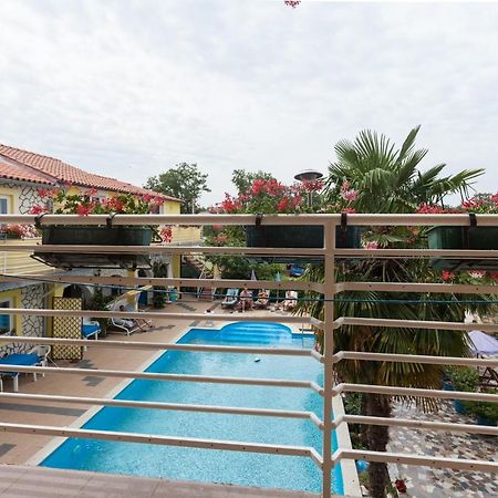 Apartments Paradis 罗维尼 外观 照片