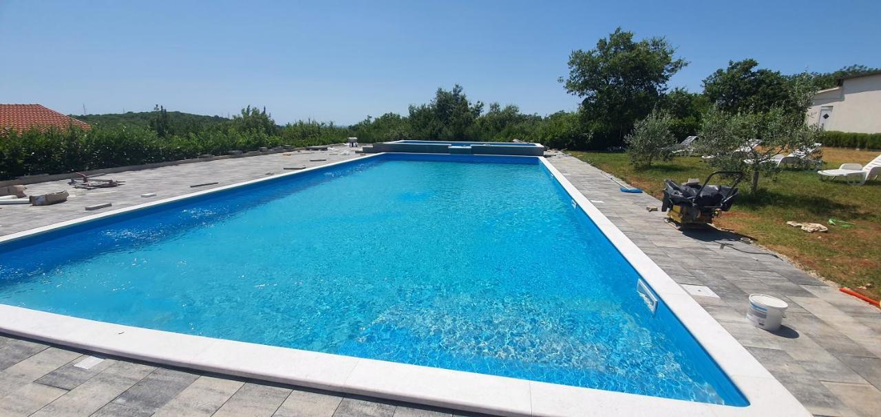 Apartments Paradis 罗维尼 外观 照片
