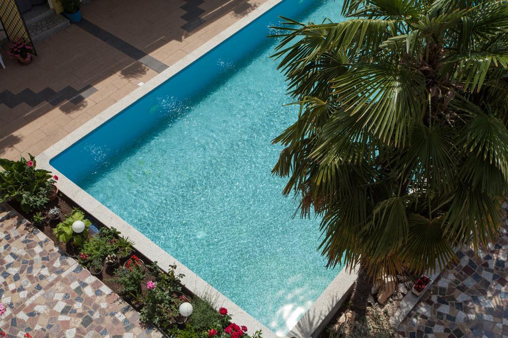 Apartments Paradis 罗维尼 外观 照片